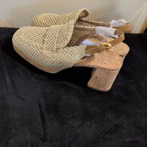 NWT AEROSOLES Women's Tan Woven Mules size 8W